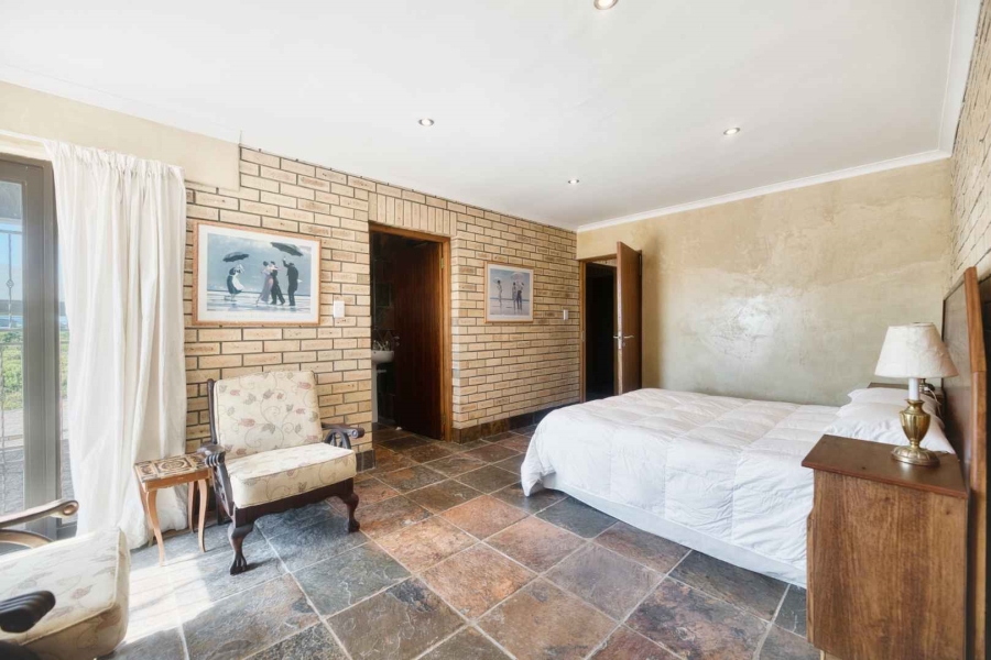 4 Bedroom Property for Sale in Pearly Beach Western Cape